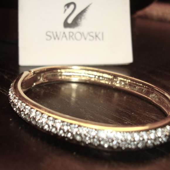 Vintage authentic Swarovski crystal cuff bracelet & dangle earring set - Picture 5 of 14